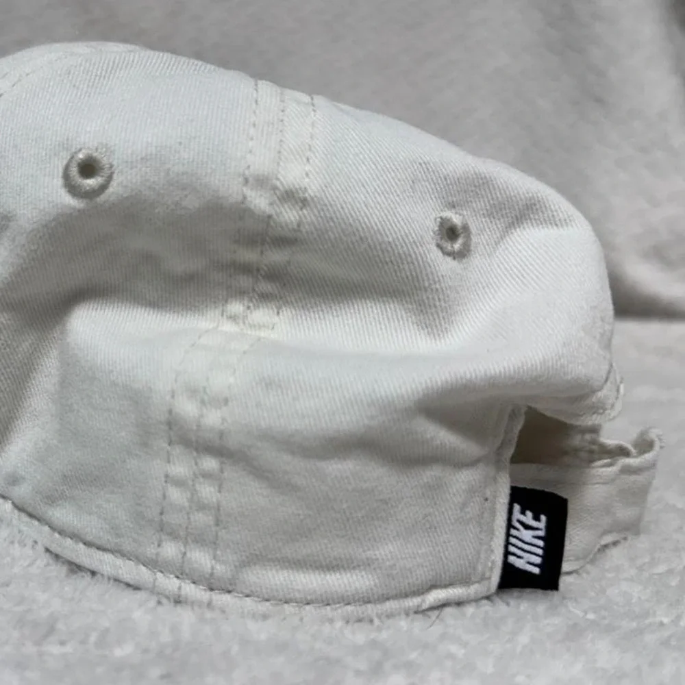 Toddler white Nike hat